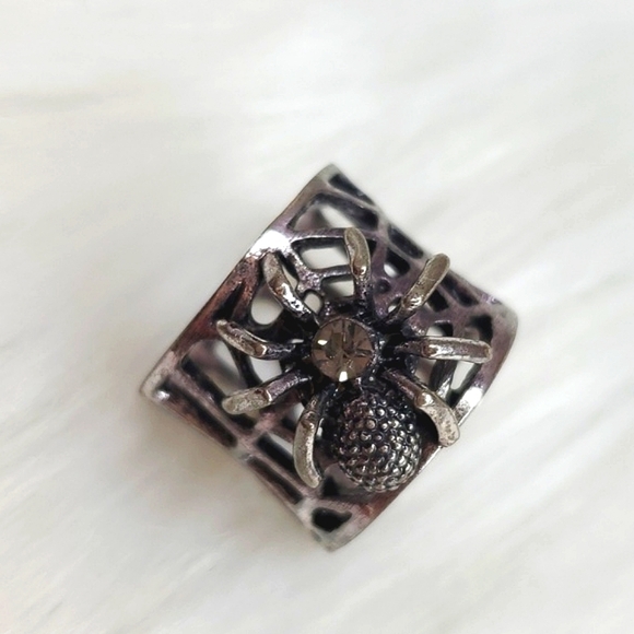 Y2K Rhinestone Hot Topic Jumping Spider Cobweb Web Black Cuff Ring Halloween - Picture 14 of 16